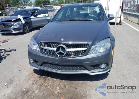 2008 Mercedes-Benz C 300 Luxury/Sport z USA, uszkodzony, nr VIN WDDGF54X78F020780